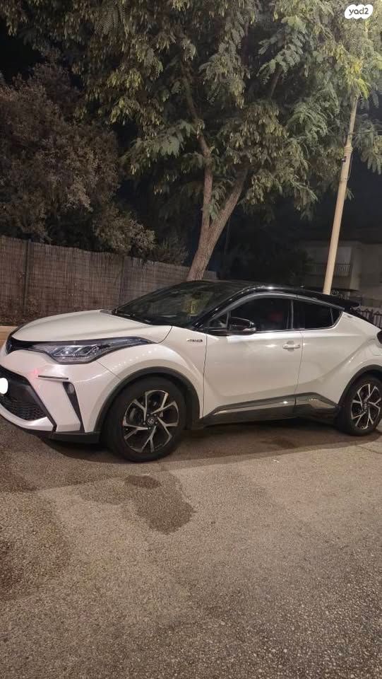 מודעת רכב טויוטה C-HR