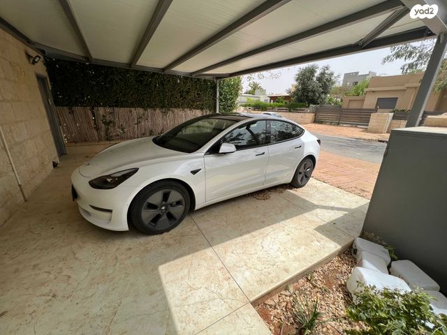 מודעת רכב טסלה מודל 3