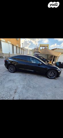 מודעת רכב טסלה מודל 3