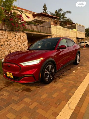 מודעת רכב פורד מוסטנג Mach-E