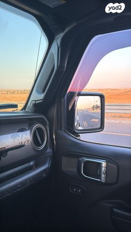 מודעת רכב ג'יפ רנגלר