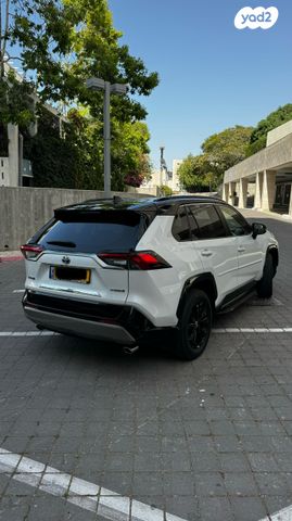 טויוטה RAV4