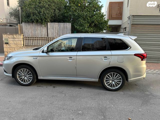 מיצובישי אאוטלנדר