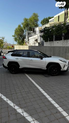 טויוטה RAV4