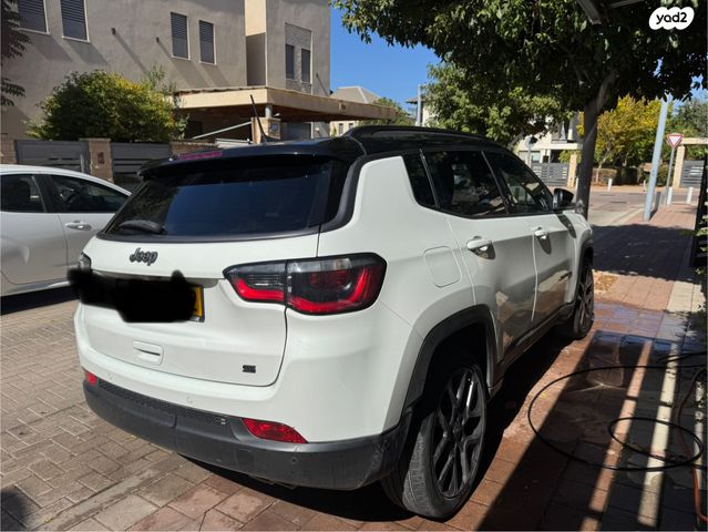 מודעת רכב ג'יפ קומפאס