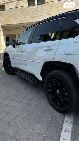 טויוטה RAV4