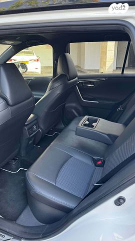 טויוטה RAV4