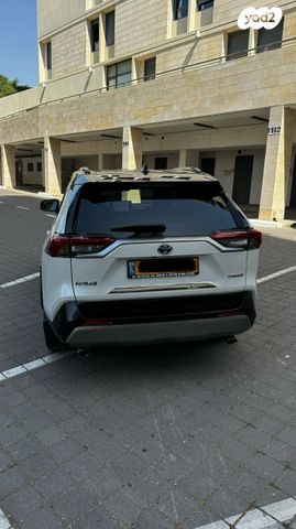 טויוטה RAV4