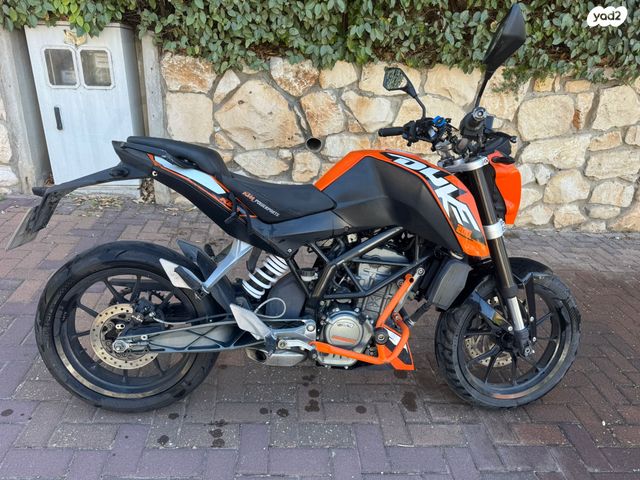 KTM Naked Duke 200