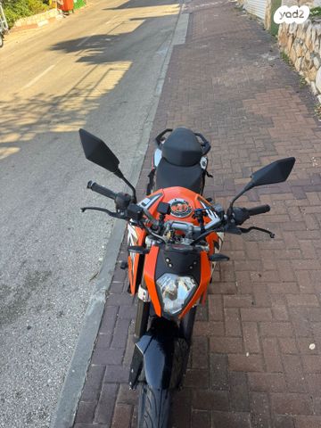 KTM Naked Duke 200