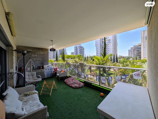 דירה, הרב יצחק שלינקה 8, נחלת יהודה, ראשון לציון