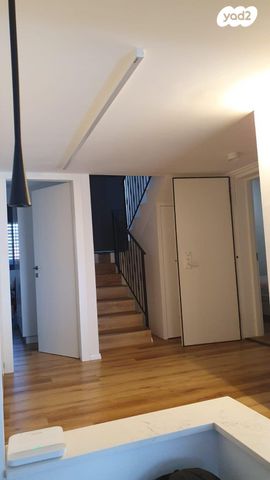 גג/ פנטהאוז, ראול ולנברג 5, רמת אשכול, חיפה