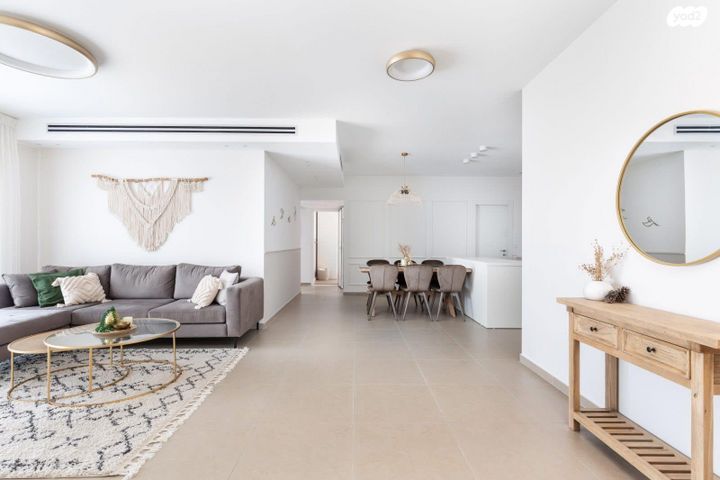 דבורה עומר 1