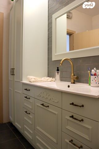 דו משפחתי, שקמה 30, לשם, עלי זהב