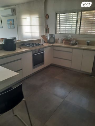 דו משפחתי, החורש 13, טבעון הוותיקה, קרית טבעון