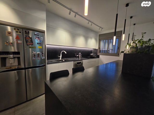 שושנה דמארי 1