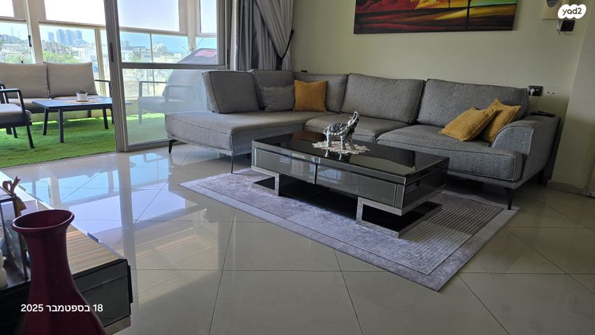 רחבעם זאבי 25