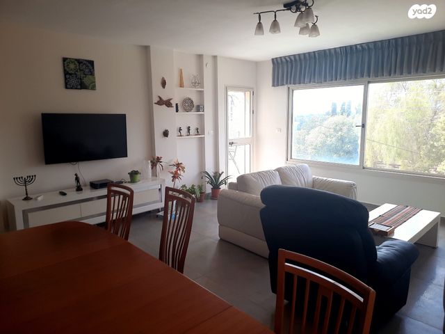 דו משפחתי, החורש 13, טבעון הוותיקה, קרית טבעון