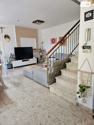 בית פרטי/ קוטג', נופר 11, עין שרה, נהריה