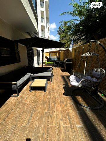 דירת גן, קריניצי 102, שכונת בן גוריון, מרכז העיר ג', רמת גן