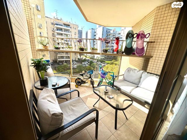 דירה, הרב מיימון 17, באבוב, בת ים