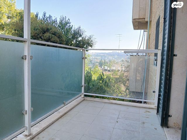 דירה, התקופה 11, גבעת הורדים, רסקו, ירושלים