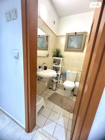 דירה, הרב מיימון 17, באבוב, בת ים