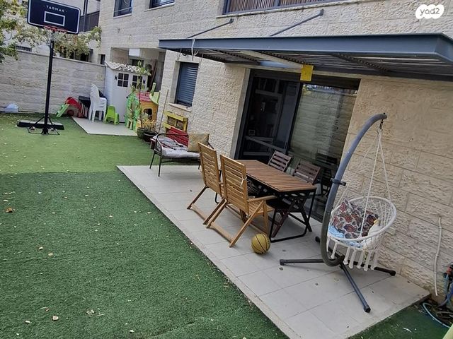 דירת גן, אגוז 5, סנסן, צור הדסה