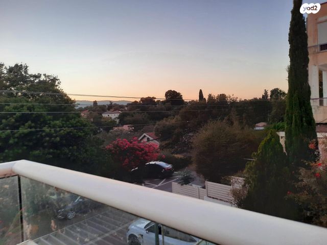 דו משפחתי, החורש 13, טבעון הוותיקה, קרית טבעון