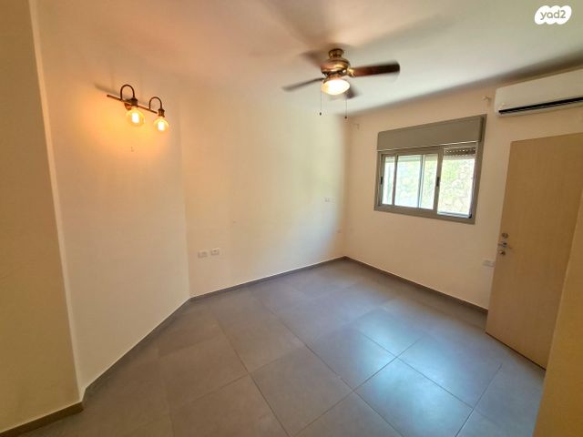 דו משפחתי, שקמה 30, לשם, עלי זהב