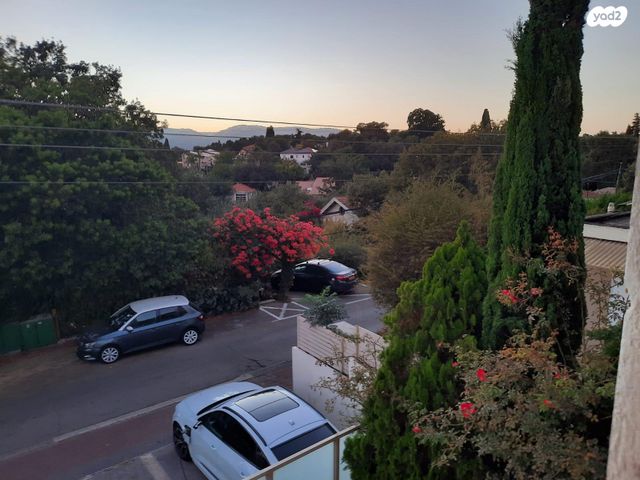 דו משפחתי, החורש 13, טבעון הוותיקה, קרית טבעון