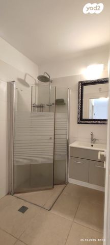 דירה, החלוץ 41, טרומפלדור, נהריה