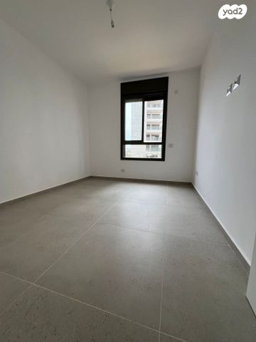 דירה, אלמוג, אכזיב, נהריה