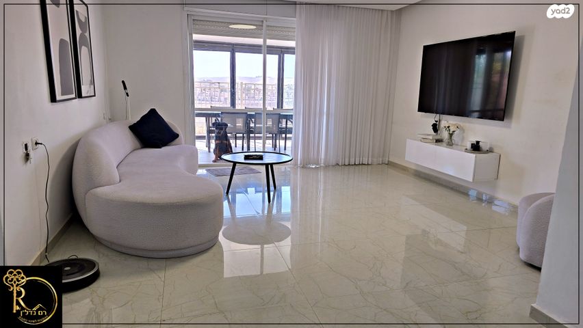 דירת גן, הרכס, נופי סלע, מעלה אדומים