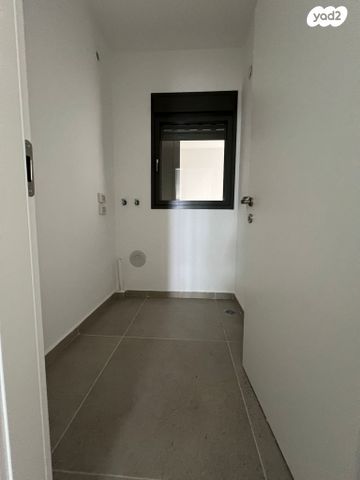 דירה, אלמוג, אכזיב, נהריה