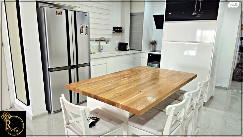 דירת גן, הרכס, נופי סלע, מעלה אדומים