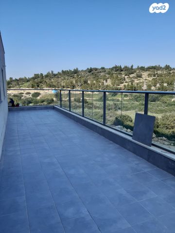 גג/ פנטהאוז, אבני חן, חריש