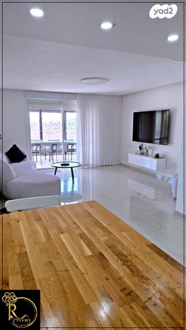 דירת גן, הרכס, נופי סלע, מעלה אדומים