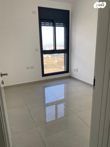 דירה, אמנון ליפקין שחק, נוף הטיילת, נתניה