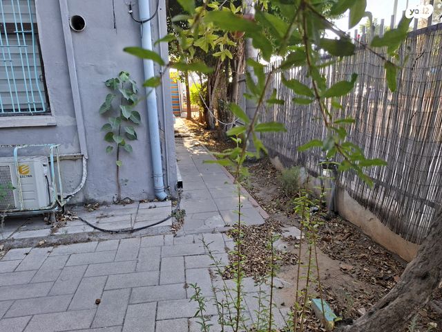 בניין משרדים, חדרה