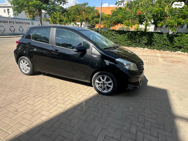 טויוטה יאריס