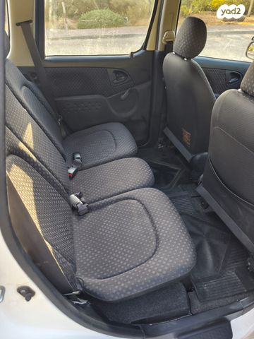 טויוטה יאריס