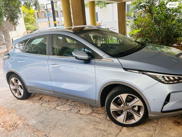 מודעת רכב ג׳ילי Geometry C