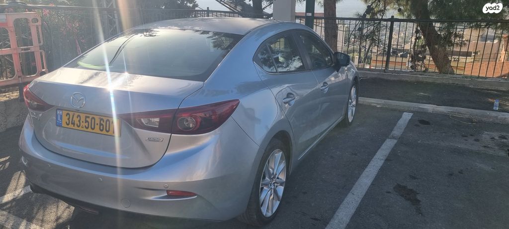 מאזדה 3