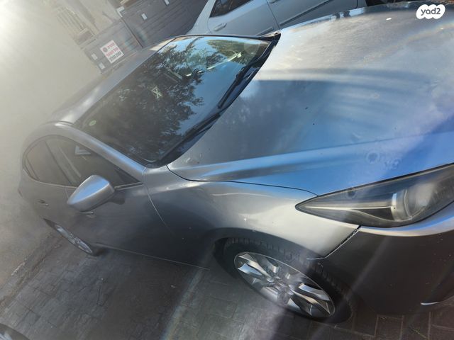 מודעת רכב מאזדה 3