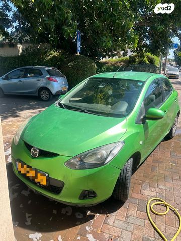 מודעת רכב מאזדה 2