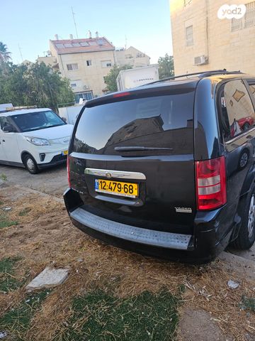 מודעת רכב קרייזלר גראנד וויאג'ר