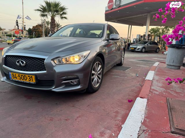 אינפיניטי Q50