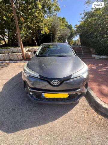 מודעת רכב טויוטה C-HR
