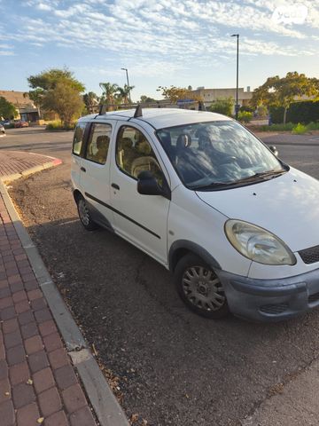 יאריס Luna אוט׳ סטיישן / טורר 1.3 (86 כ״ס)